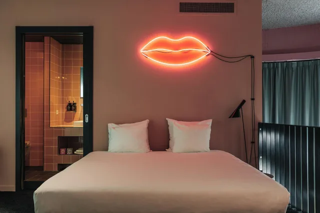 2 Bedrooms, Design، The Social Hub Amsterdam City 1/2