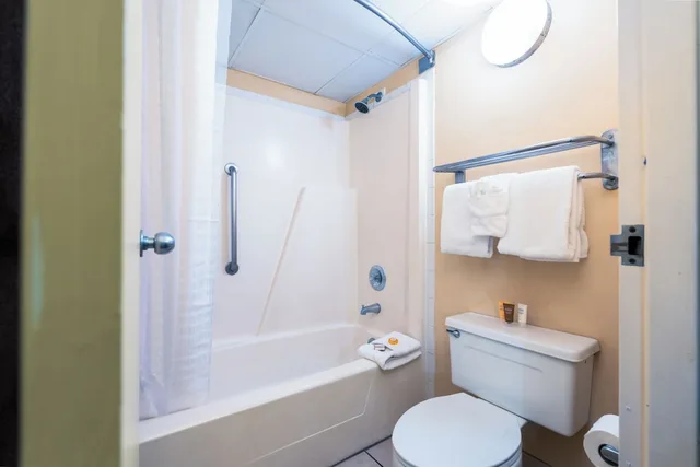 Suite, 2 Double Beds, Parlor، Mcm Grande Hotel Fundome 5/5