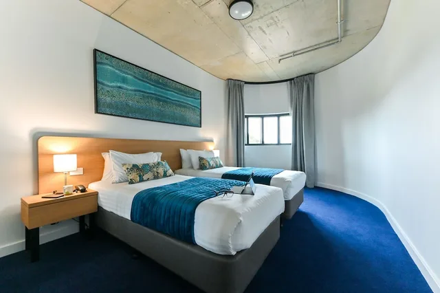 2 Bedrooms, Suite, King and Twin Beds, Nesuto Curtin Perth Hotel 2/3