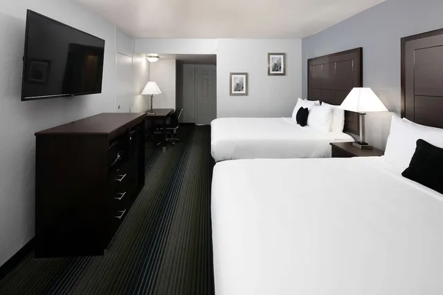غرفة أساسية بسريرين كوين، Red Lion Inn & Suites Tucson Downtown 2/4