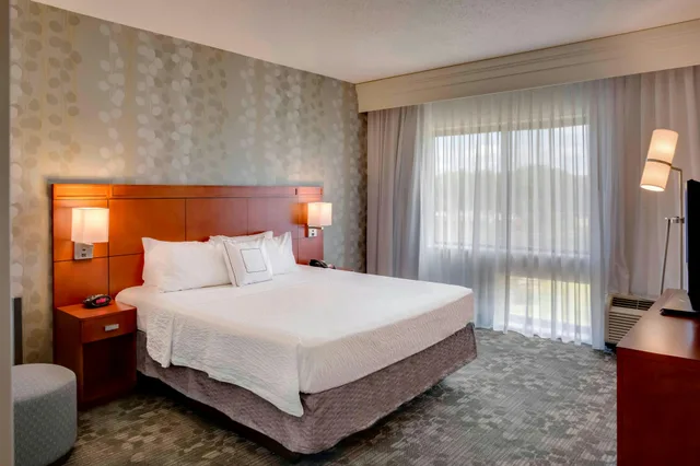 غرفة، Courtyard Statesville Mooresville/Lake Norman 1/3