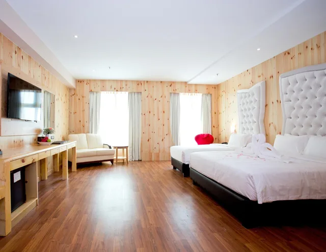 غرفة ديلوكس ثلاثية بسرير كينج وسرير فردي، Vouk Hotel Suites 1/2
