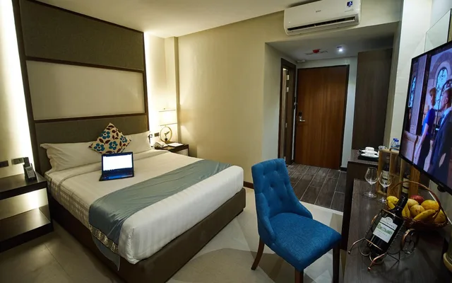 غرفة قياسية بسرير كوين، J7 Hotel Plaza 2/7