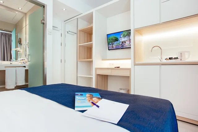 Plus, Twin Beds، Globales Acis And Galatea Hotel 3/4