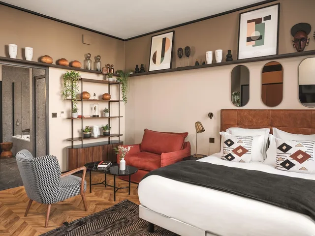 Deluxe, Triple, Queen Bed, Harbour View, Sofa, Maisons du Monde Hotel & Suites - Marseille Vieux Port 5/7