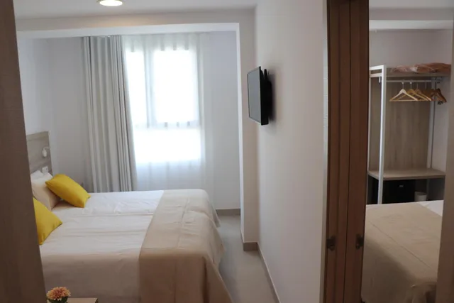 غرفة عائلية، Hotel Sunna Benicassim 4/8