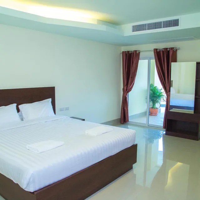 Superior, King Bed, Pool Side، Smile Residence 2/5