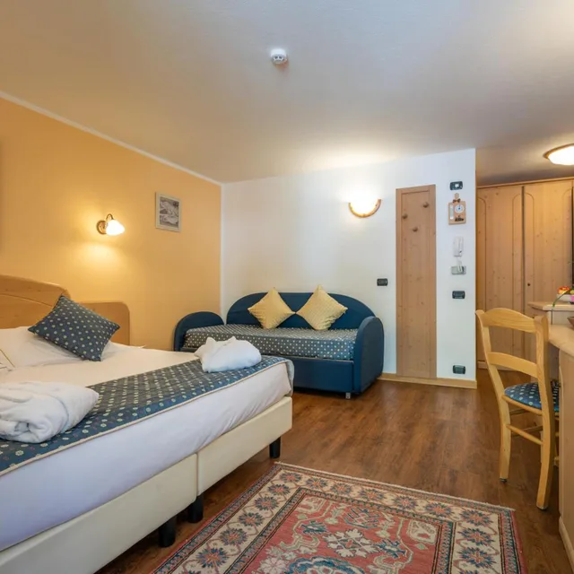 غرفة كبيرة بسرير مزدوج، Hotel Lo Scoiattolo 7/10