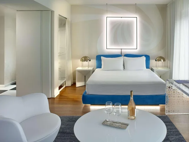 جناح ديلوكس، The Valorian Los Angeles, Curio Collection by Hilton 1/1