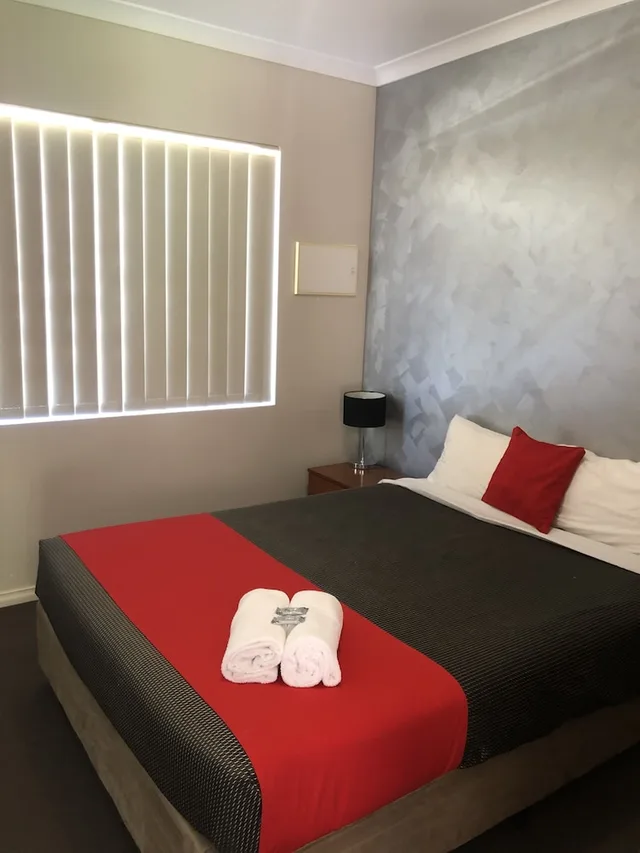 شقة بسرير كوين بمطبخ، COLLIE RIDGE MOTEL 3/6
