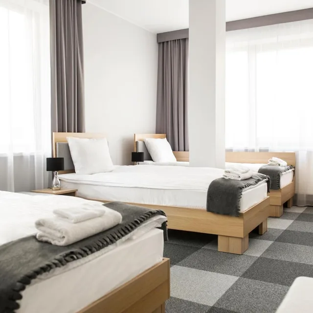 غرفة ثلاثية، Waw Hotel 1/6