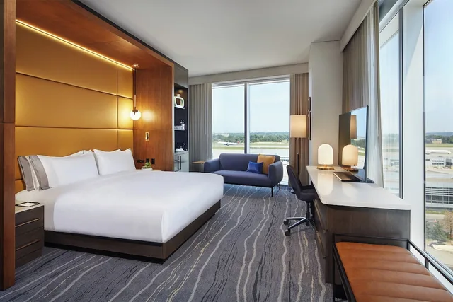 Premium, King Bed, Accessible, INTERCONTINENTAL MINNEAPOLIS - ST. PAUL AIRPORT 2/6