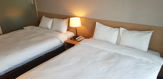 غرفة عائلية بسريرين مزدوجين بإطلالة على المدينة، The Best Jeju Seongsan Hotel 8/9