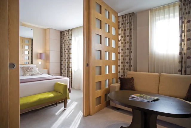 جناح جونيور بسرير كينج، Hotel Hesperia Barcelona Presidente 4/4