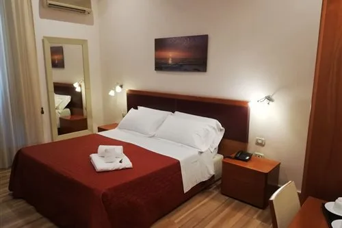 غرفة بسرير مزدوج، Hotel Tonic 1/2