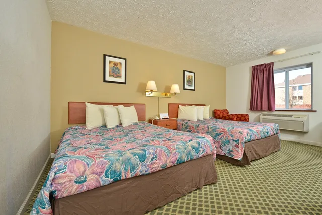Comfortable, Guest Room, 2 Queen Beds، Americas Best Value Inn Marion IL 1/1