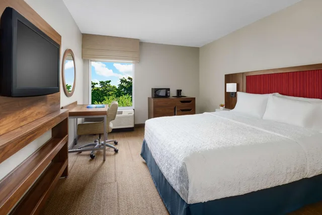 Room, Accessible, Hampton Inn Ft Lauderdale-Cypress Creek 1/2