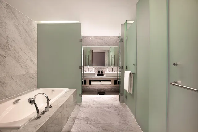 Premier, Suite, with View, Intercontinental Beijing Beichen 2/2