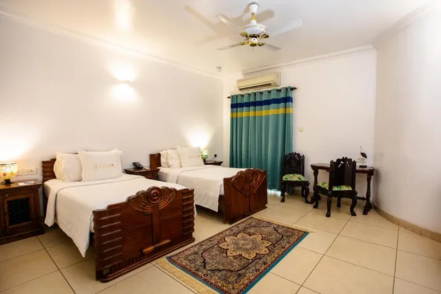 غرفة ديلوكس بسريرين منفصلين بإطلالة على المسبح بشرفة، Storii By ITC Hotels Shanti Morada 1/2