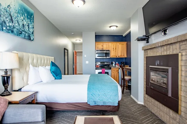 Suite, King Bed, Ocean Front, Sofa, Kitchen، Inn at the Prom 6/8