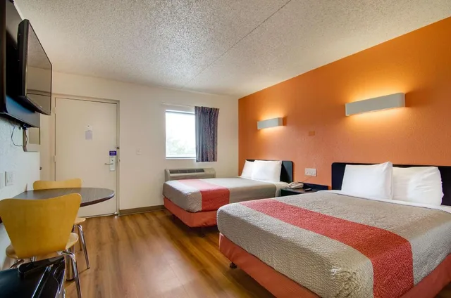 غرفة بسريرين مزدوجين، Motel6 Salina, KS 6/10