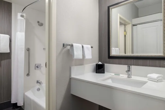 Room, 2 Queen Beds, Courtyard Dallas-Fort Worth/Bedford 3/5