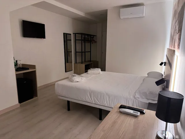 غرفة بريميوم بسرير كوين، Hotel ELE Acueducto 3/6