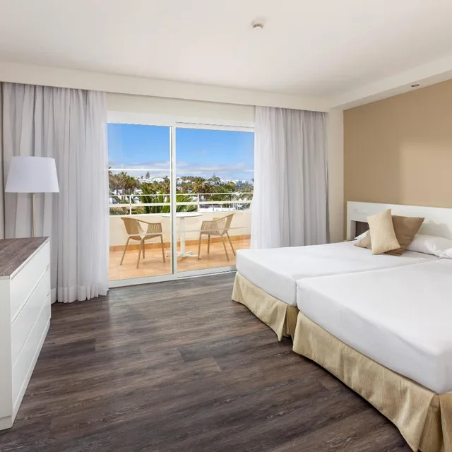Superior, Twin Beds, Sol Lanzarote 3/6
