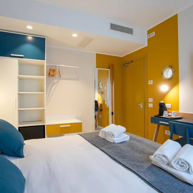 غرفة بسرير كينج، HOTEL VILLA EUGENIA 1/5