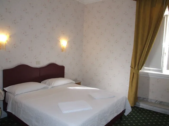 غرفة بسريرين منفصلين بحمام مشترك، Hotel Texas 1/1