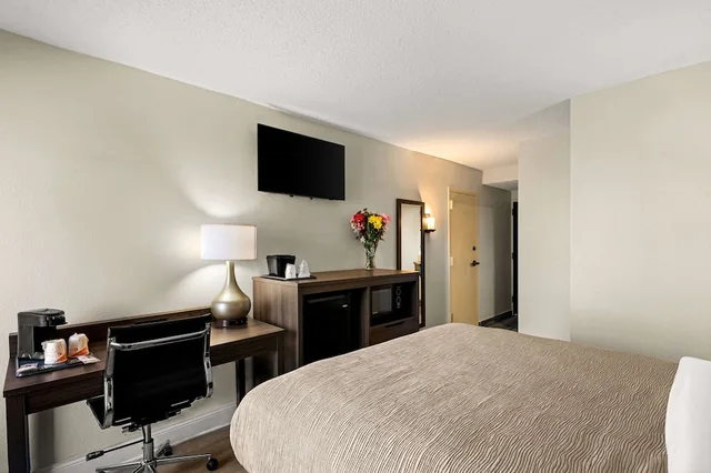 غرفة بسرير مزدوج لذوي الإعاقة، Quality Inn and Suites North Little Rock 3/5