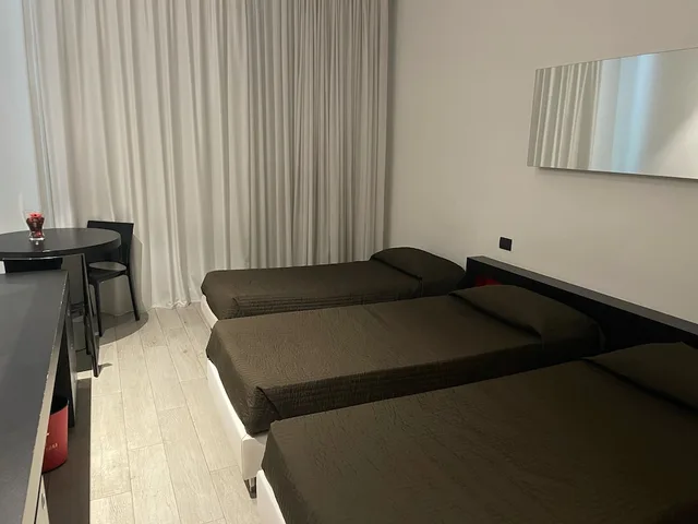 غرفة كلاسيكية ثلاثية بسرير كينج وسرير فردي بغرفة نوم واحدة، Blue Shades Aparthotel 4/8