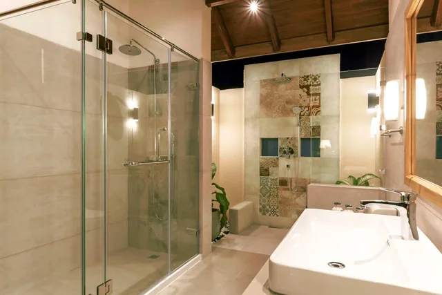 Water Villa, King Bed, Sunset View, Sofa، Reethi Faru Resort 4/5