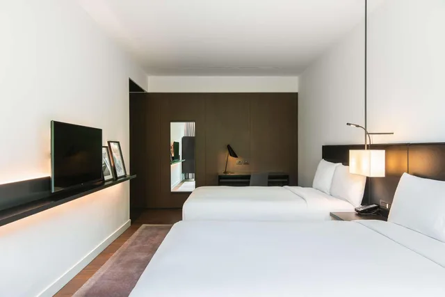 Twin Guestroom، Hilton Lake Como 7/16