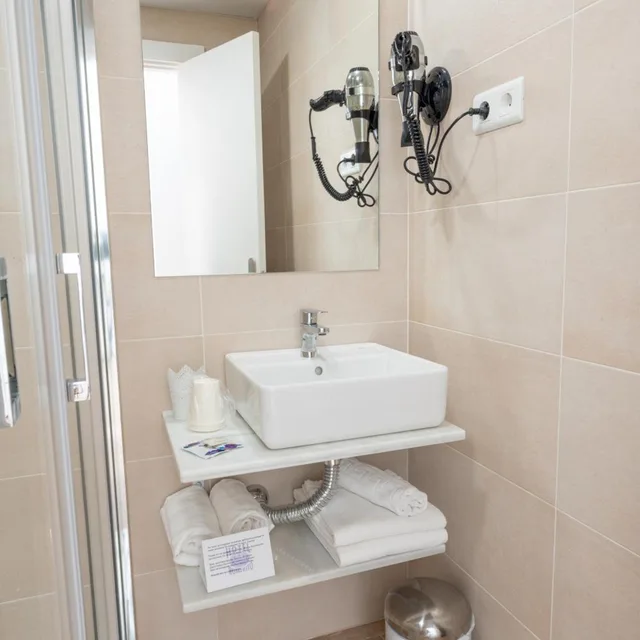 غرفة بسرير فردي، Hotel Romerito 5/8