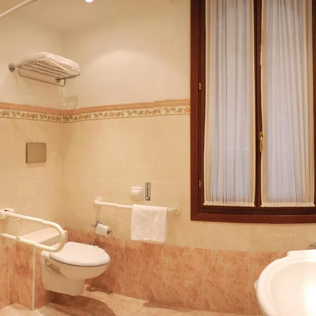 Small Double, San Luca Hotel 1/1