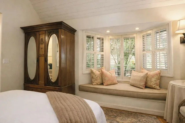Luxury, Bungalow, Queen Bed, Patio, Garden Area، Simpson House Inn 6/8