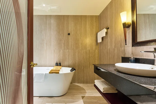 Kin, Suite, Queen Bed, Kin Hotel Thi Sach Edition 7/10