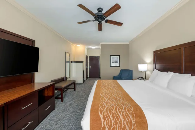 غرفة بسرير كينج، Comfort Inn and Suites Fort Worth Fossil Creek 1/6
