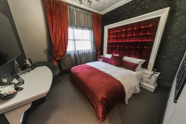 غرفة قياسية بسرير كوين، THE EXHIBITIONIST HOTEL 1/5