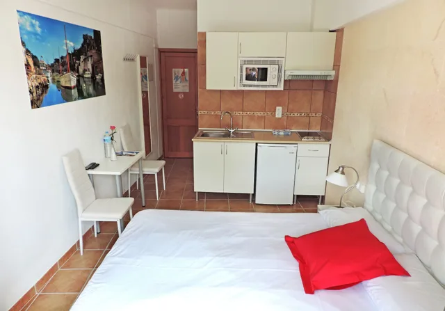 استوديو بسرير مزدوج بمطبخ، Marblau Hostal 4/5