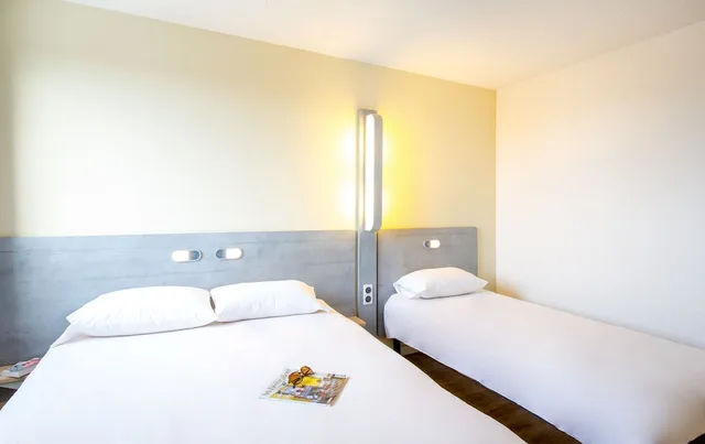 غرفة ثلاثية بسرير مزدوج، Ibis budget Frejus Saint Raphael Centre et Plage 5/10