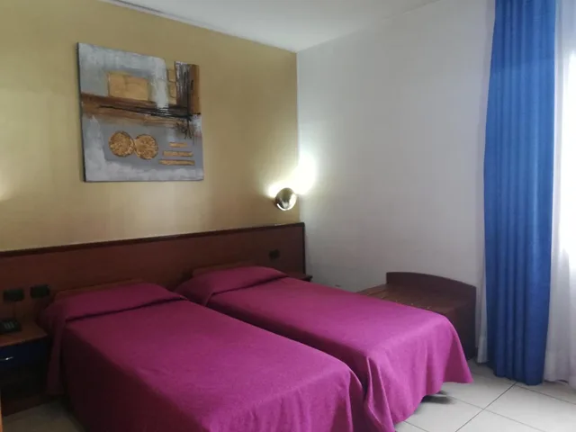 غرفة ثلاثية، Villa Alighieri 2/6