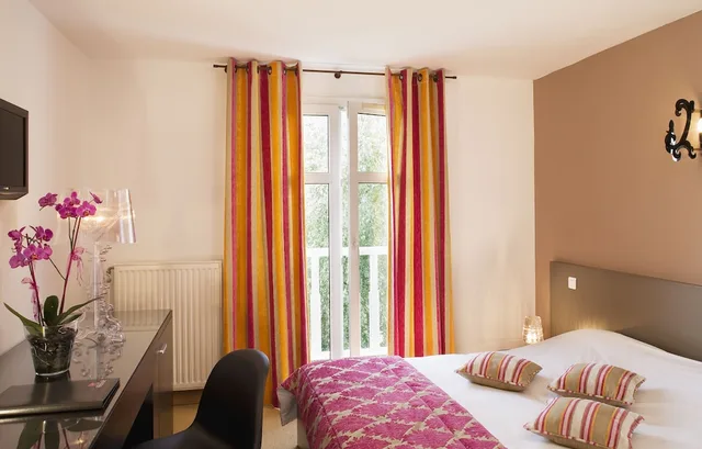 Standard, Double Bed, Hotel Du Golf 2/4