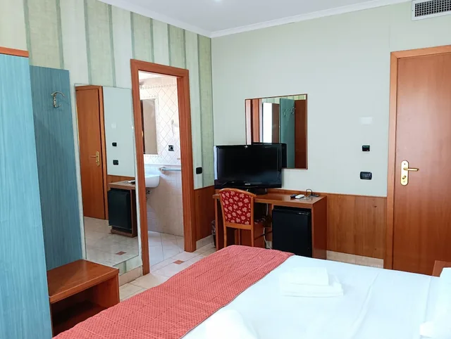 غرفة بسرير كوين بشرفة، Hotel Riviera Fiumicino 5/9