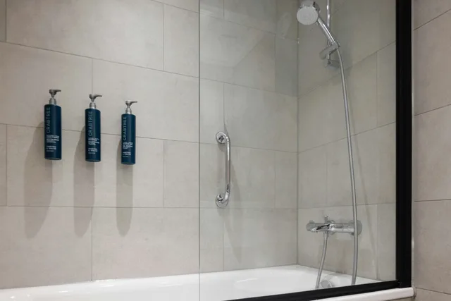 غرفة بريميوم بسرير مزدوج مع أريكة، Hilton Leeds City 7/8