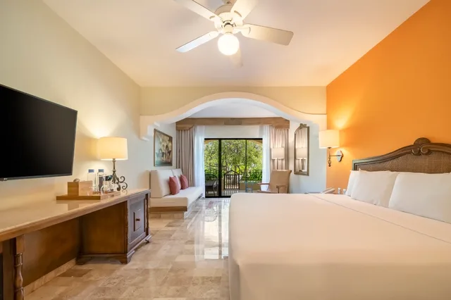 جناح جونيور بمسبح خاص، Iberostar Waves Paraiso Beach 1/4