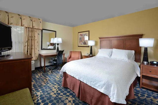غرفة بسرير كوين لذوي الإعاقة، Hampton Inn Fayetteville Fort Bragg 2/8