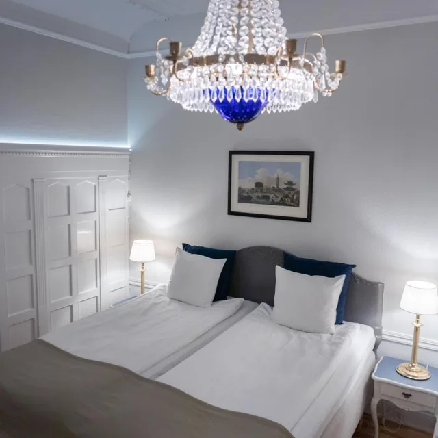 Room, Double Bed, No Window، Crystal Plaza Hotel 2/6