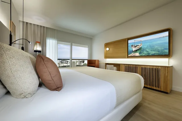 غرفة ديلوكس بإطلالة على البحر مفردة بسرير كينج، GRAND PALLADIUM PALACE IBIZA RESORT 1/3
